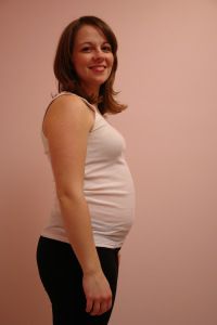 Живот на 16 неделе беременности