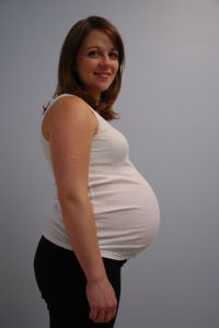 Живот на 33 неделе беременности