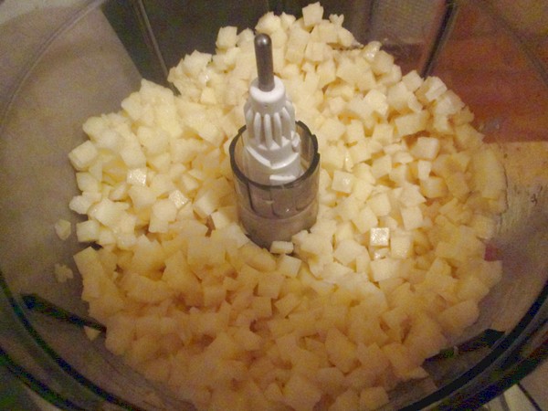 Картофель нарезанный кубиками