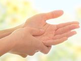 Онемение пальцев и кистей рук