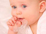 У ребенка режутся зубы