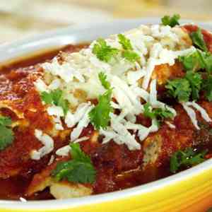 Блинчики из мяса цыпленка и твердого сыра