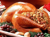 Индейка новогодняя начиненная мясными колбасками