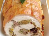 Рулет из индейки с пармезаном и пряностями