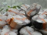 Рулет из скумбрии с сыром и морковью залитых желатином
