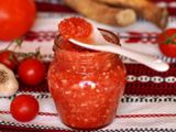Закуска из хрена с томатами и чесноком