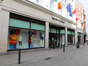 Ирландцам запретили далеко отходить от дома