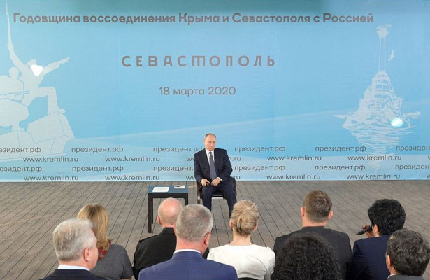 Путин обещал помощь россиянам при возвращении на родину