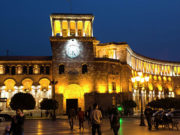 В Армении загорелось здание правительства