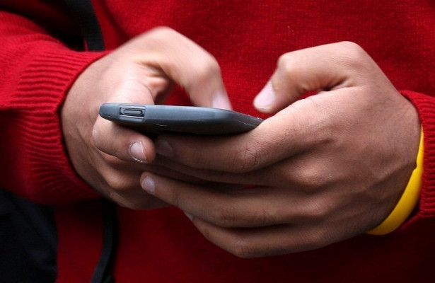 В России начали выпускать из дома по SMS-пропускам