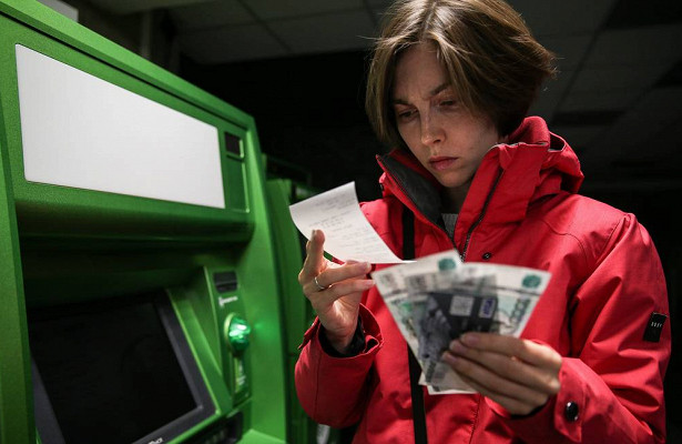 Назван новый способ кражи деньги с карточек россиян