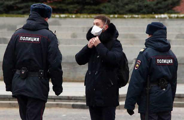 Названо число бесед полицейских с москвичами о самоизоляции