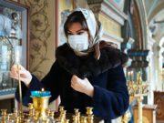 РПЦ осудила пасхальные службы «для избранных» в пандемию