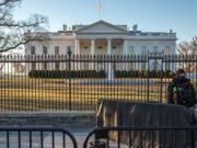 Белый дом закрыли из-за протестов