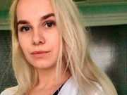 Медсестре в купальнике предложили новую работу