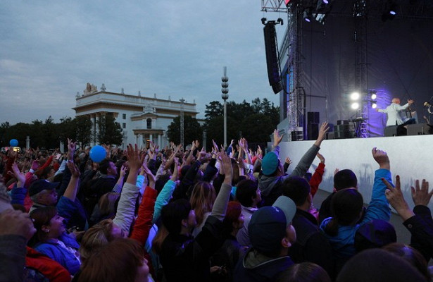 Россиян предупредили об отмене летних концертов