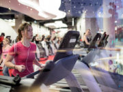 Украина возобновляет перевозки и открывает спортзалы