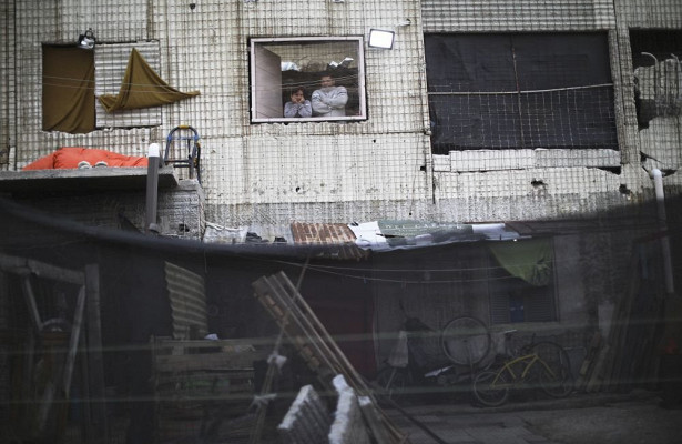 В Аргентине закрыли на карантин пятитысячный жилой район