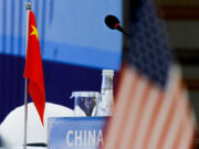 Китай оказался на экономической развилке