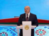Лукашенко заподозрили в любви к российским деньгам