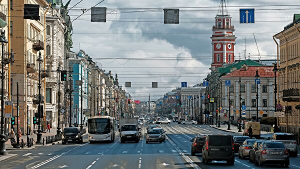 Парки, скверы и летние кафе откроют в Петербурге