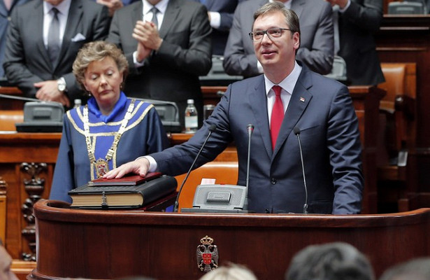 Президент Сербии объявил о победе на выборах