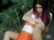 «Села бы на конус»: участница Pussy Riot разделась догола