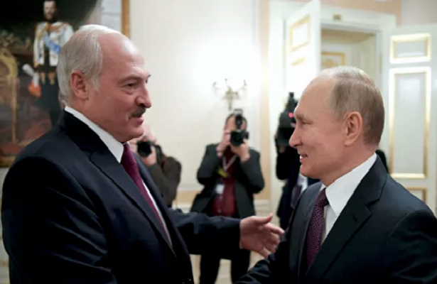 В ожидании Путина: Лукашенко подстелил соломки