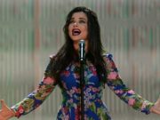 Зеленский поправил юбку Королевой