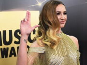 «Что за чушь?»: подписчики обрушились на Бузову