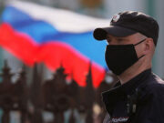 Полицейский бросился с 13-го этажа вслед за педофилом