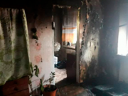 Россиянка поставила дома свечку и спалила квартиру