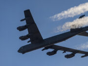 США перебросили на Гуам стратегический бомбардировщик
