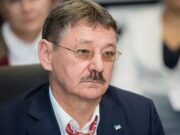 Депутат задекларировал десятки квартир и самолеты