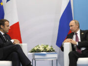 Путин и Макрон обсудили ситуацию в Белоруссии