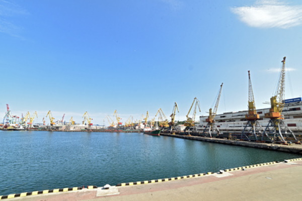 В украинском порту нашли тысячи тонн селитры