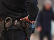 Полицейские пострадали при попытке пресечь вечеринку в США