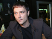 Шатунов расплакался при виде основателя «Ласкового мая»