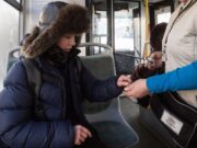 Закон о запрете высаживать детей из транспорта вступил в силу