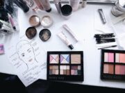 Макияж в стиле металлик: модная тенденция 2021 года