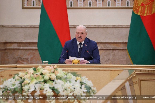 Лукашенко назвал сталинские репрессии «перегибами»