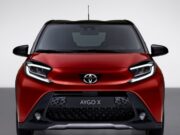 На рынок выходит самый дешевый кросс Toyota: Aygo X — одно из самых неоднозначных авто