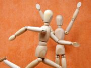 Почему хрустят суставы и надо ли их лечить: мнение эксперта