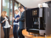 Кофемашина для офиса: что выгоднее покупка или аренда?