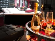 Романтический просмотр фильма в Москва-Сити: оригинальное свидание для влюблённой пары