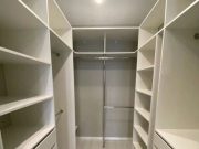 Выбираем шкаф в квартиру: достоинства и особенности шкафа-гардеробной