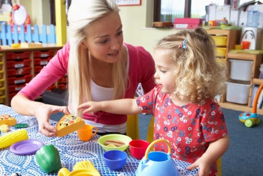 Няня для ребенка: рекомендации по выбору