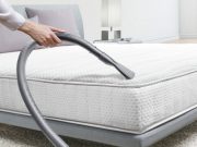 Как очистить матрас от загрязнений? Что включает в себя профессиональная чистка матрасов на дому?