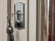 Поломка дверного замка: вскрытие или ремонт