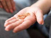 Обручальные кольца: символика, выбор и уход